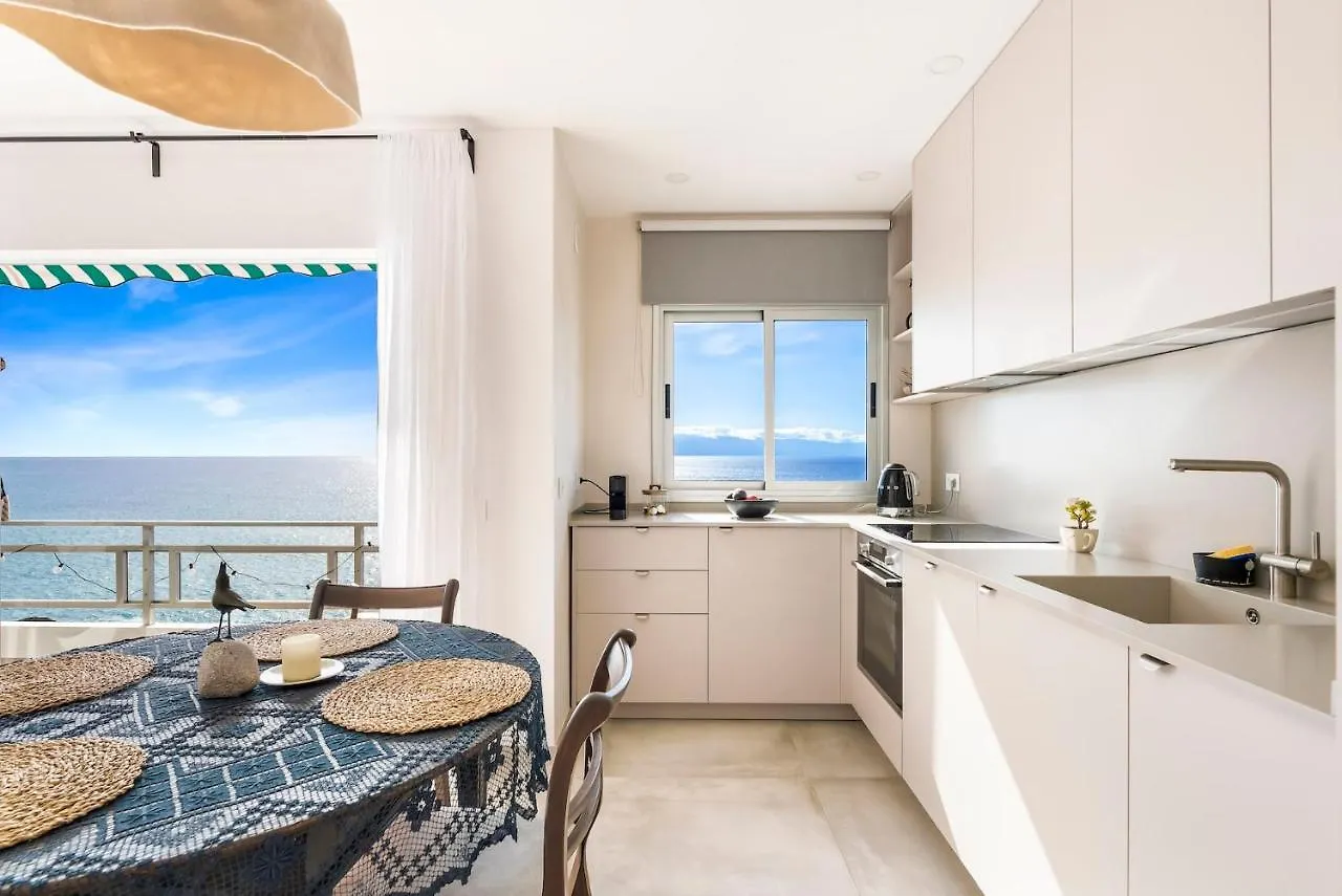 Vacation Home With Stunning Oceanview Puerto de Santiago  Spanien